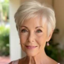 Verified NeuroVera user review praising improved focus, memory recall, and mental clarity